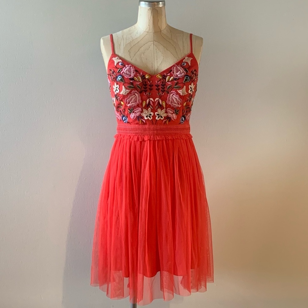 French Connection Red Genoa Embroidered Bodice In Azalea Dress Women’s Size 2 - Picture 3 of 13